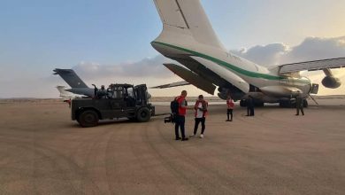 صورة القاعدة الجوية بوفاريك..تواصل عملية شحن المساعدات الإنسانية لفائدة فلسطين